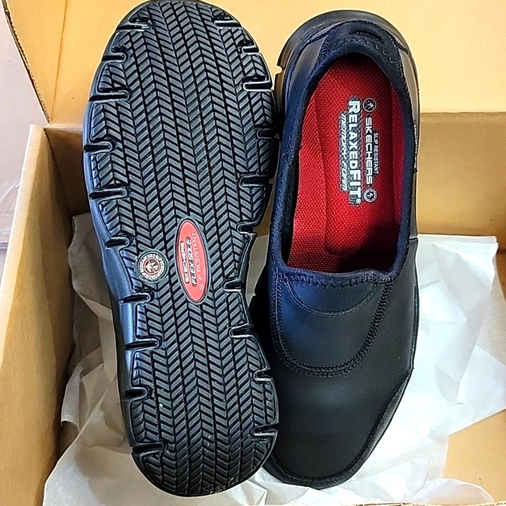 NEW Slip Resistant Sketchers Relaxed fit Memory Foam 7.5 Women's